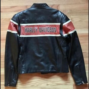 Genuine Harley Davidson Women’s leather jacket. Size Medium